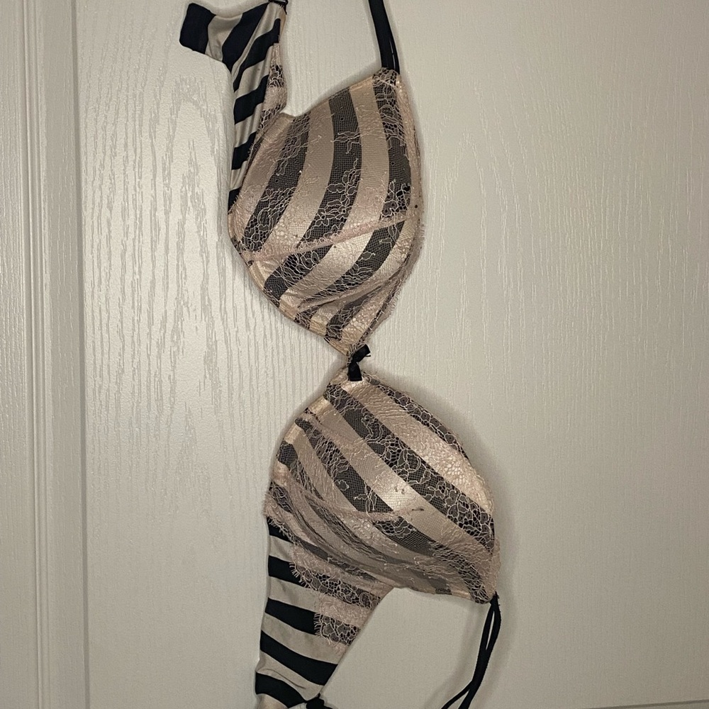 “Very sexy” Victoria’s Secret Push Up Bra